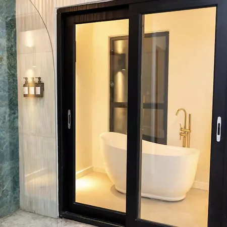 Rooftop Couples Suites At Ocean Park Beach Club
